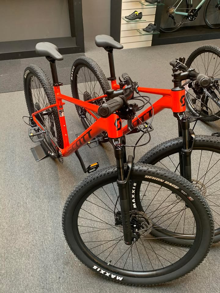 Birks Bike Shop ApS præsenterer Scott MTB med besparelse på 3.000 kroner