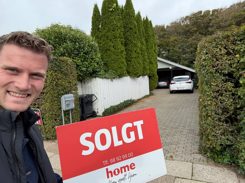 Villa solgt i Svanelunden: home Hjørring fejrer afsluttet handel på Fredensvej 17