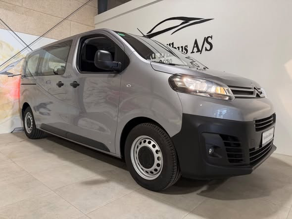 Næsten ny Citroën Jumpy klar til salg hos Fjordlund Bilhus