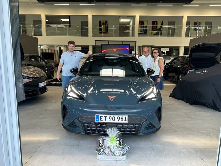 Autocentralen Viborg afleverer den første CUPRA Raval i Viborg