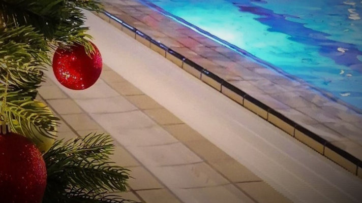 Slap af i varmvandsbassinet med julehistorier i Kongens Lyngby