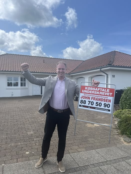 John Frandsen Ikast annoncerer underskrevet købsaftale og fremhæver stærkt boligmarked