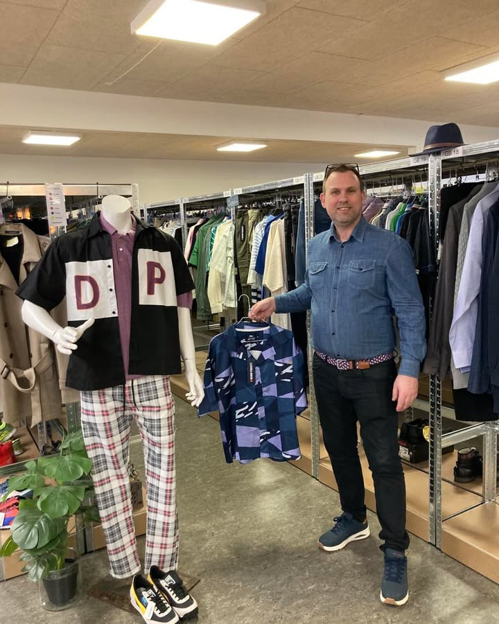 2HandStore minder om at besøge gutterne-afdelingen