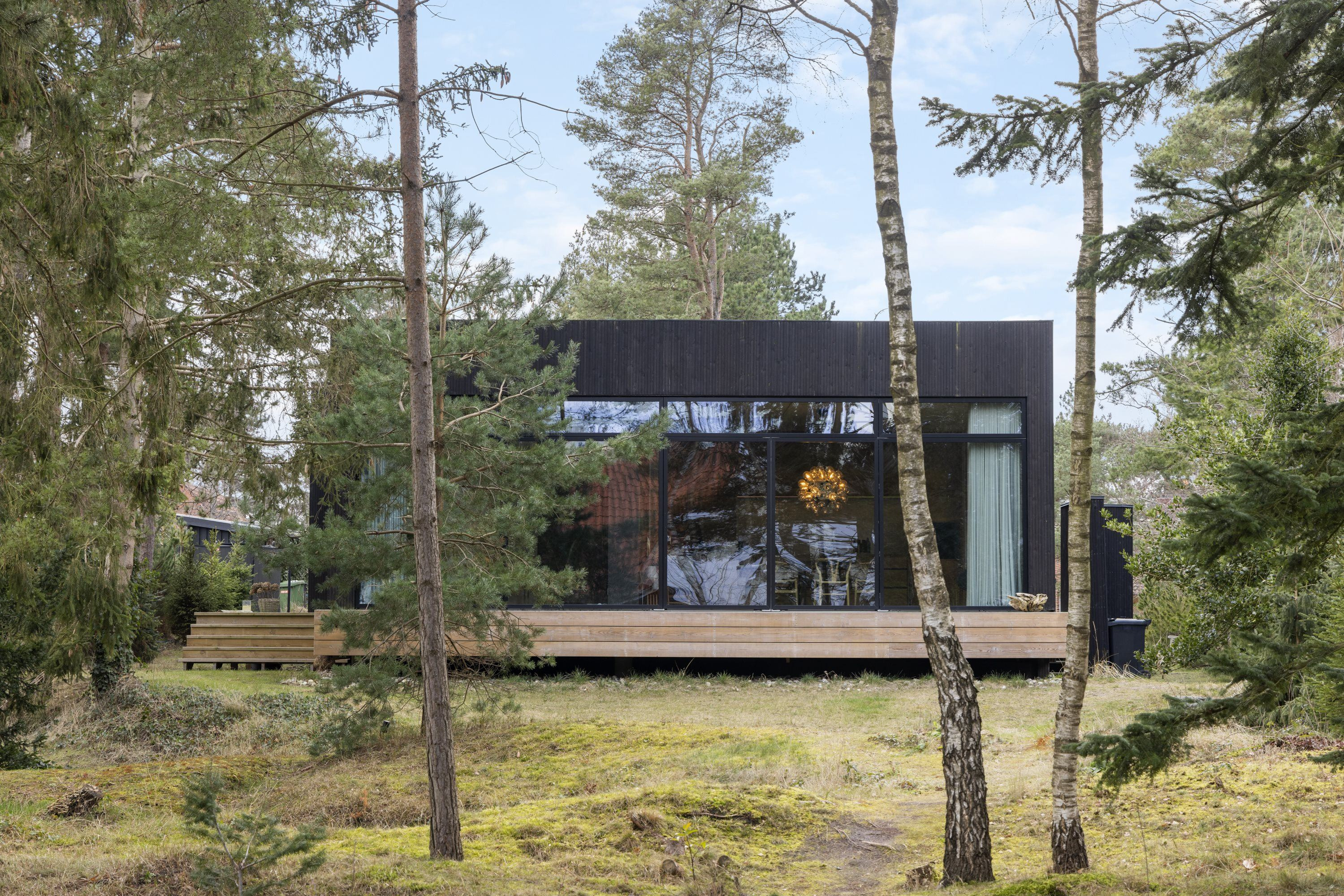 Luksusbolig netop kommet til salg i Solrød Strand: Se hvad du skal smide for Solrød Strands dyreste adresser her