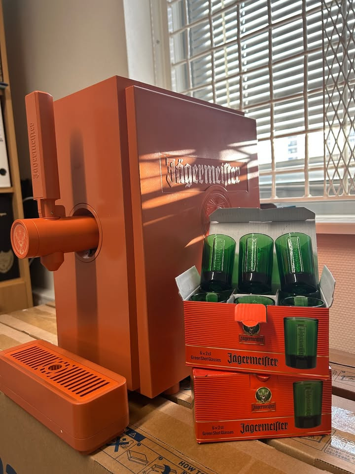 Meny Randers lancerer julekonkurrence med mulighed for at vinde Jägermeister-maskine