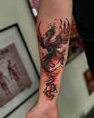 Hos Din Tatovør i Randers: Ny kunst fra Andrej med farvet føniksfugl