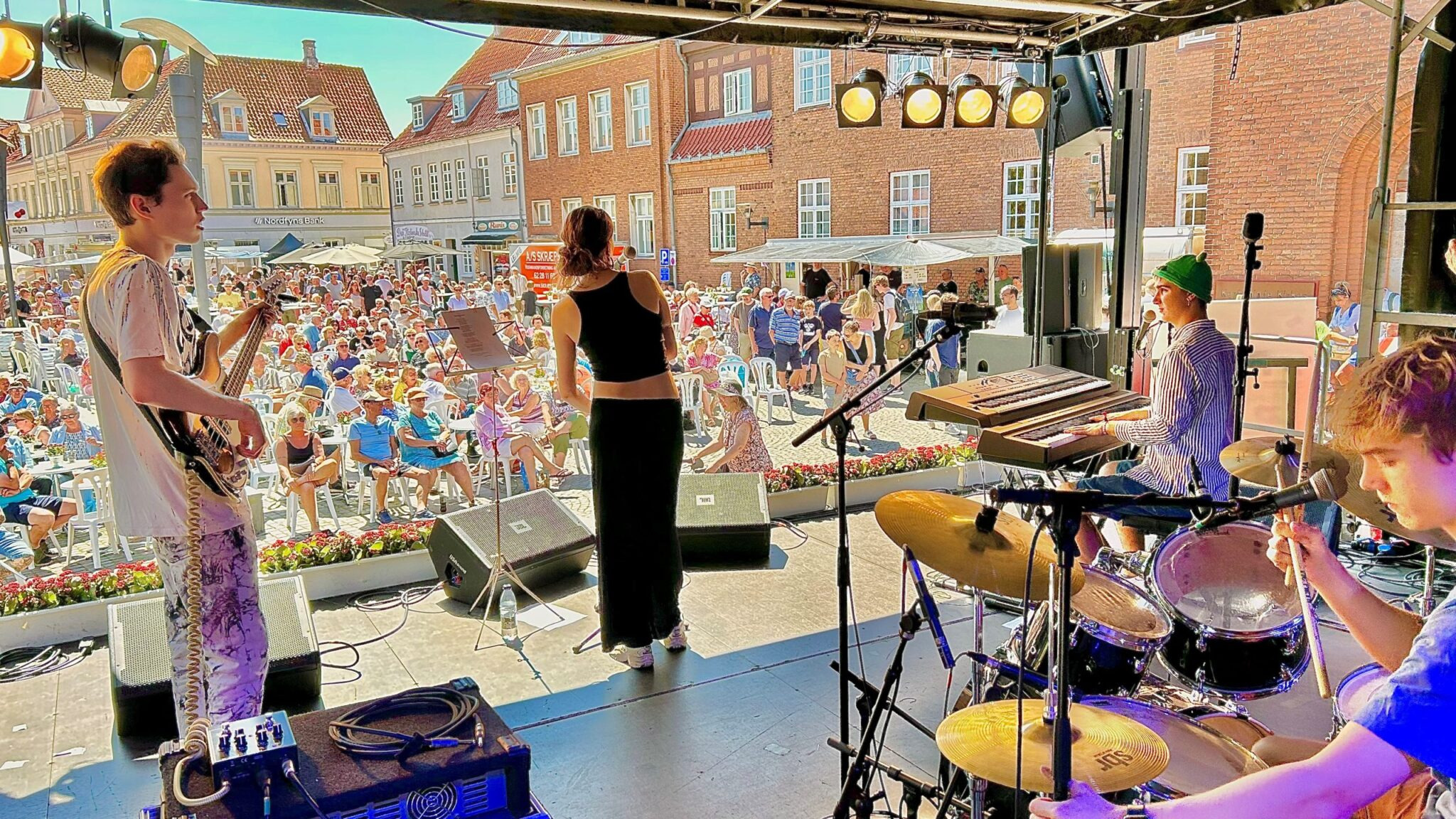 Basement Dwellers spiller live på Kirsebærfestivalen