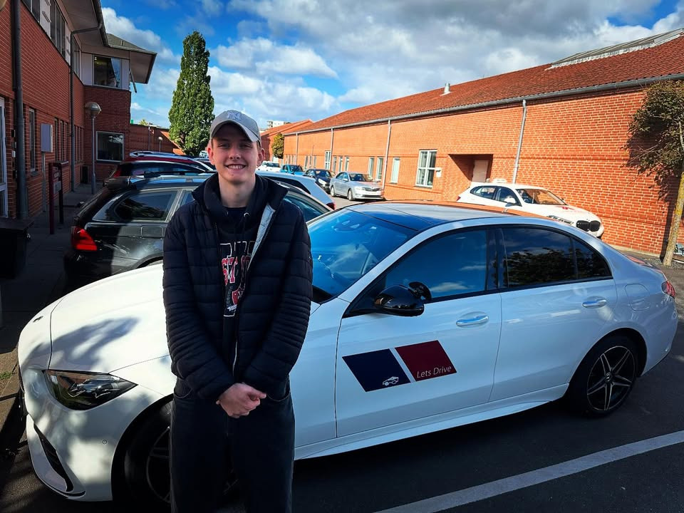 Lets Drive ønsker Marcus tillykke med det nye kørekort