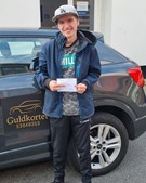 Hjalte har bestået køreprøven hos Guldkortet ApS