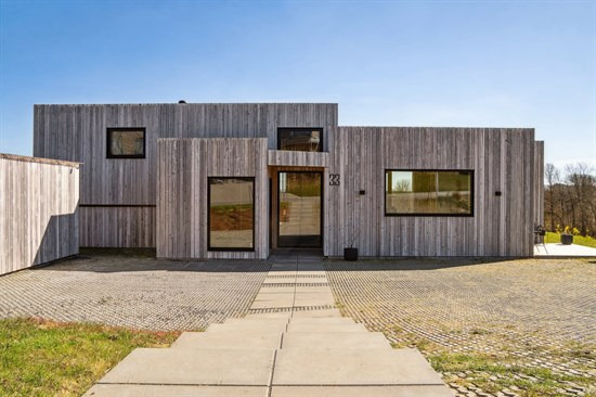 Top 6 over dyreste boliger til salg i Skødstrup. Priser op til 9.395.000 kr