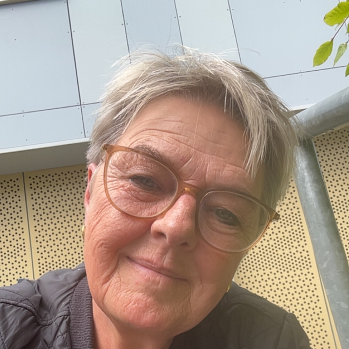 Susan Hollensted finder glæde i naturen, naboskabet og hundeluftning
