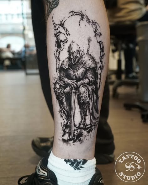 Tattoo Studio 96 Aalborg viser imponerende riddermotiv lavet af Quentin