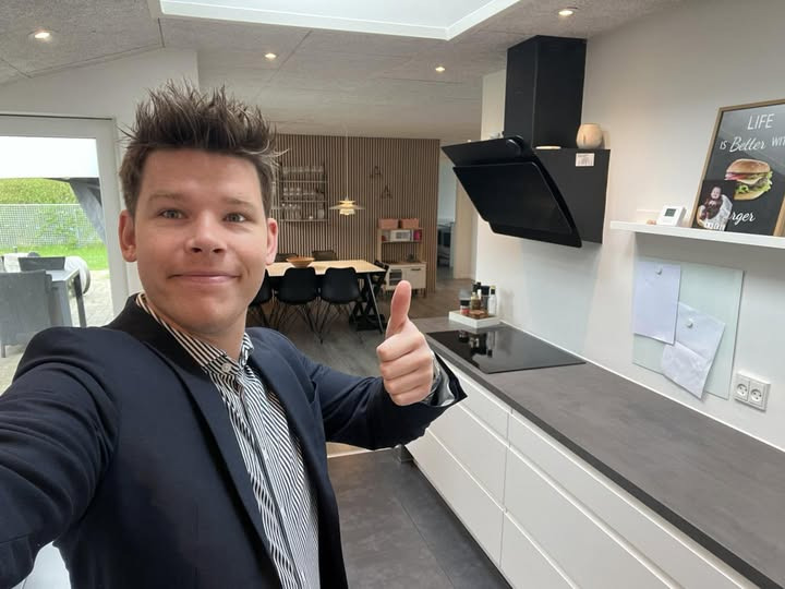 John Frandsen Ikast inviterer til åbent hus 2. påskedag