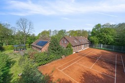 John Frandsen Herning præsenterer unik boligperle i tidligere skole i Stakroge