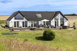 Top 6 over dyreste boliger til salg i Malling. Priser op til 18.800.000 kr