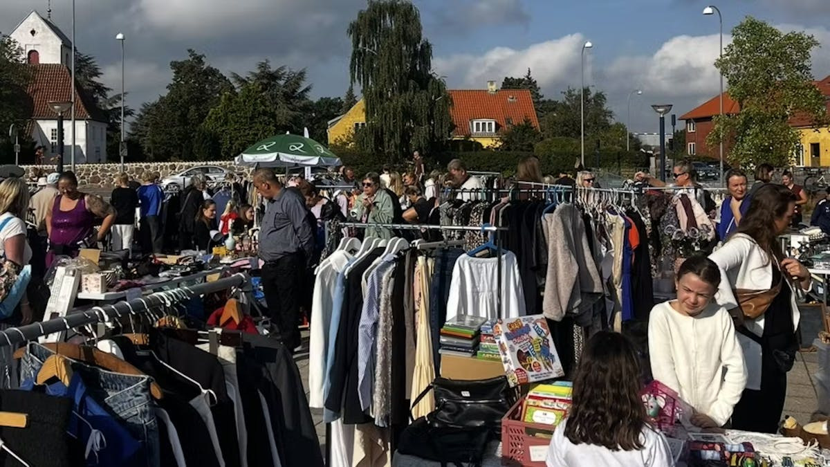 Genbrugs- og vintage marked på Hvidovre Torv