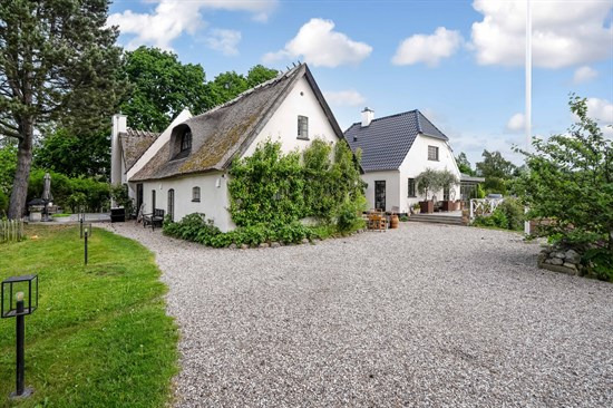 Top 6 over dyreste boliger til salg i Græsted. Priser op til 27.000.000 kr