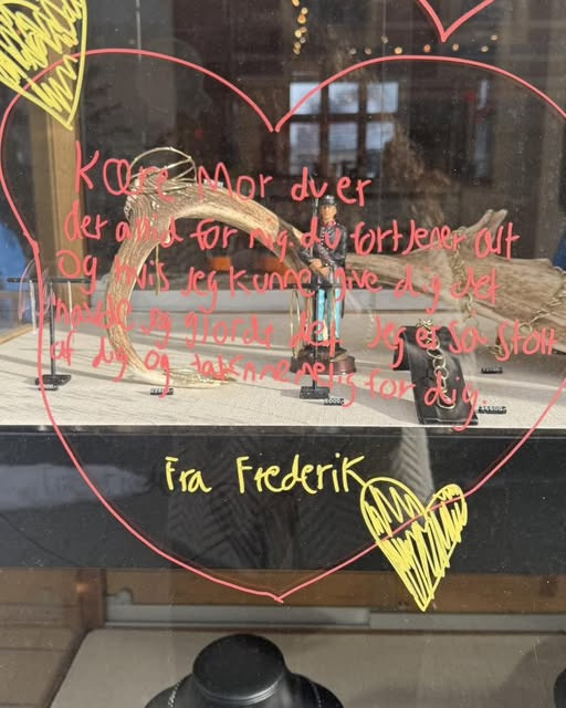 Guldsmed Lütken offentliggør vinder af Valentine-konkurrence: Frederik hylder sin mor