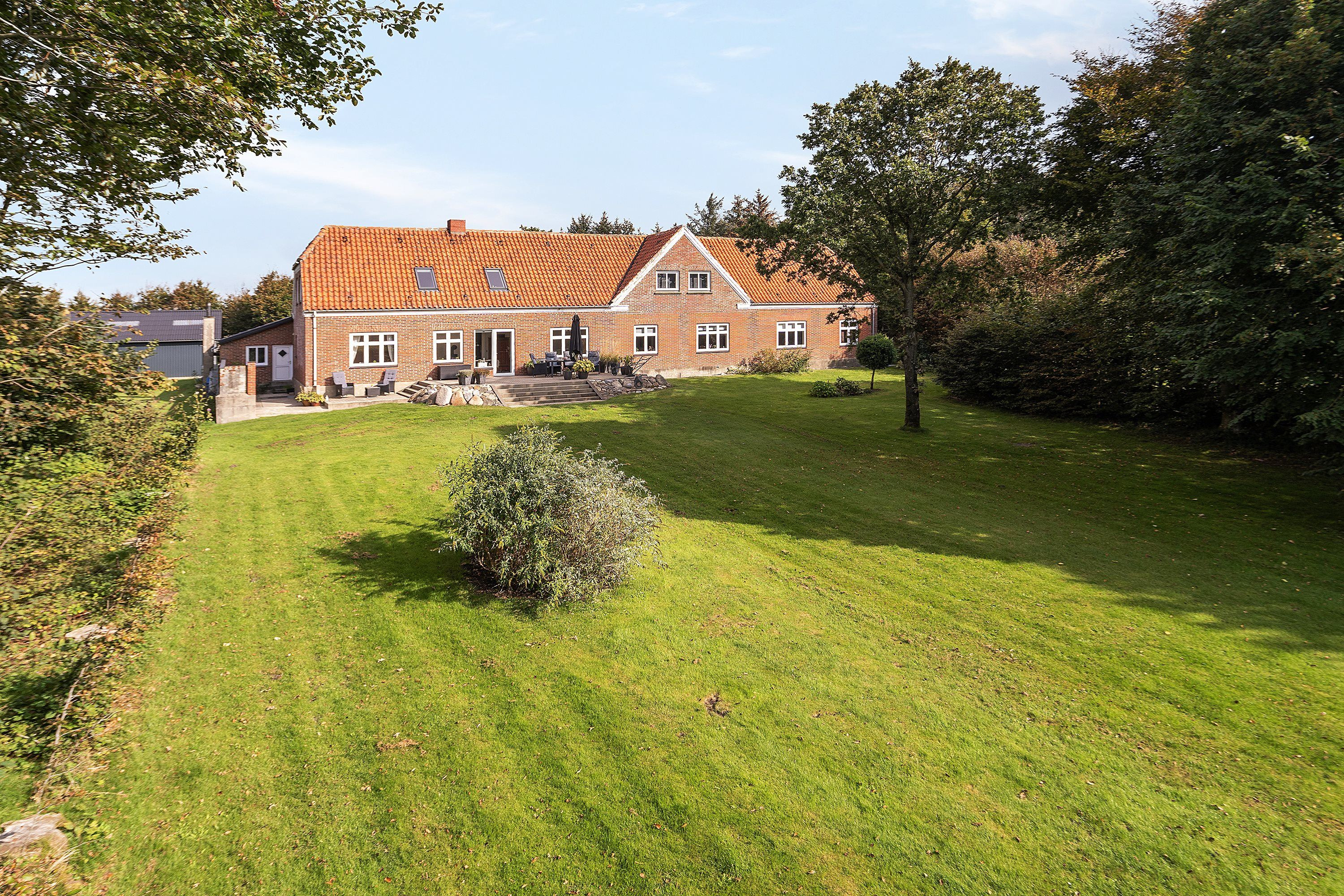 Drømmer du om luksus? For 1,9  mio. kroner er Knivsbækvej 15, Viftrup kommet til salg - Se den og de dyreste boliger til salg her