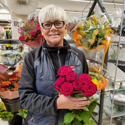 Meny Klarup hjælper dig med Valentins gave – stort udvalg af roser og buketter klar
