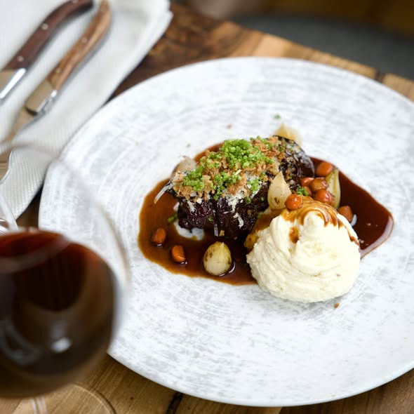 Restaurant Under Klippen præsenterer ny 3-retters signaturmenu til 550,-