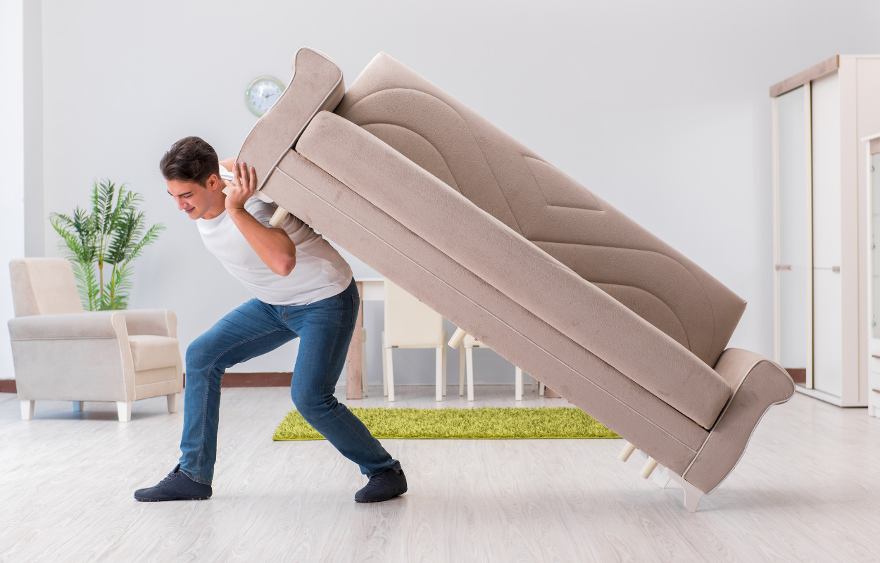 Afhent gratis møbler, lamper og skabe i Silkeborg