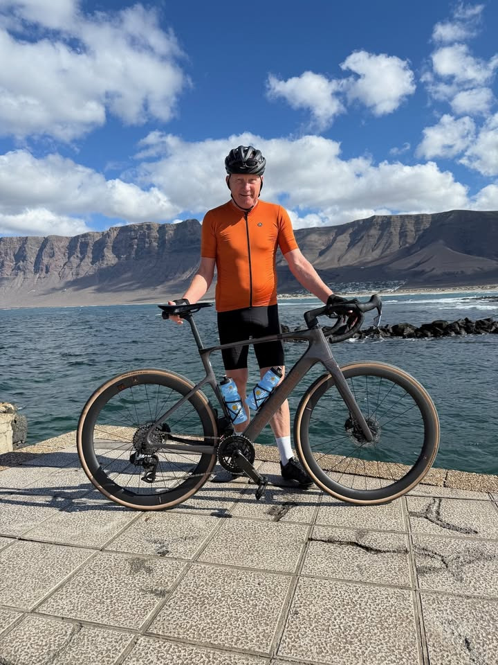 Per P. Cykler præsenterer den nye Cannondale Synapse racer i butikken