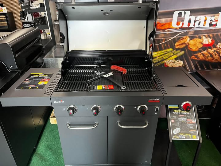 Skousen Hobro sælger sidste Char-Broil gasgrill til 4.299 kr.