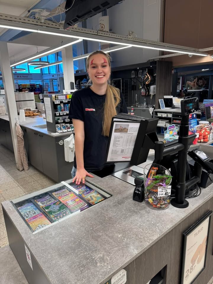 Halloween og weekendstemning hos SPAR Skallerup