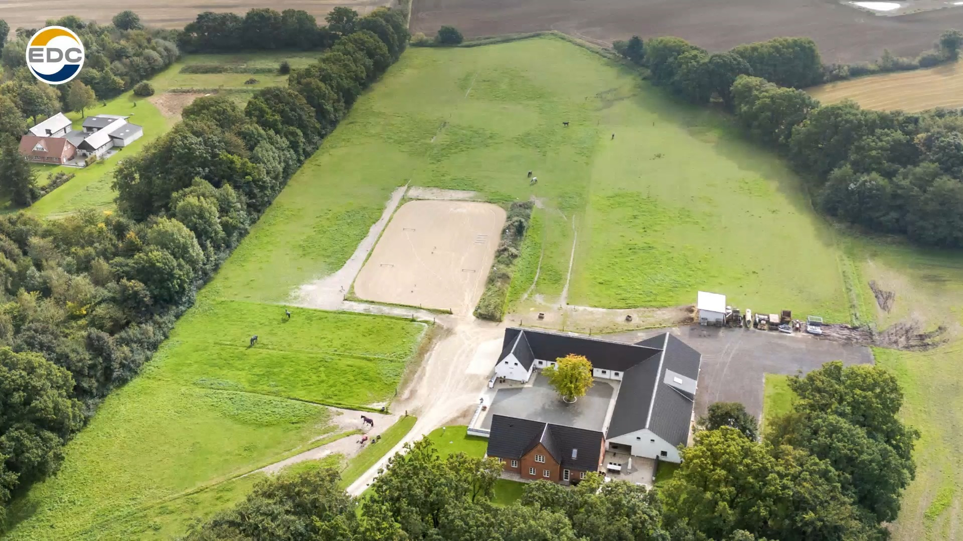 EDC Mæglerne Hedensted: Hesteejendom på Skovvangen 8 i Egelund tæt på Hedensted