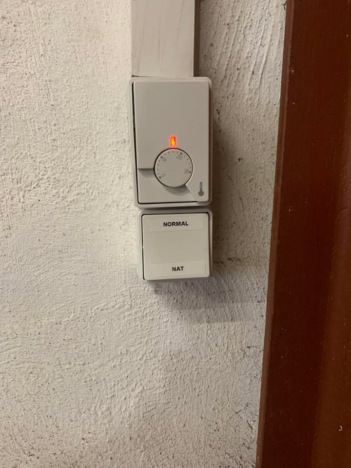 Toldbod El- & Klimateknik ApS tilbyder simpel styring af oliefyr i værksted