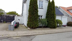 Velplaceret villa med lyse og åbne rum på Fredensvej 12 i Nørresundby