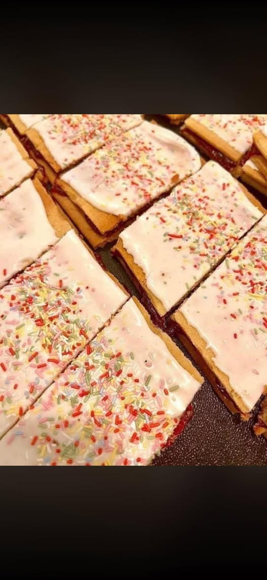 Det Lune Brød - Hobro tilbyder hindbærsnitter til kun 10 kr. per stk. i dag