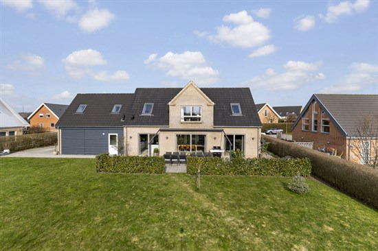 Top 6 over dyreste boliger til salg i Regstrup. Priser op til 5.495.000 kr