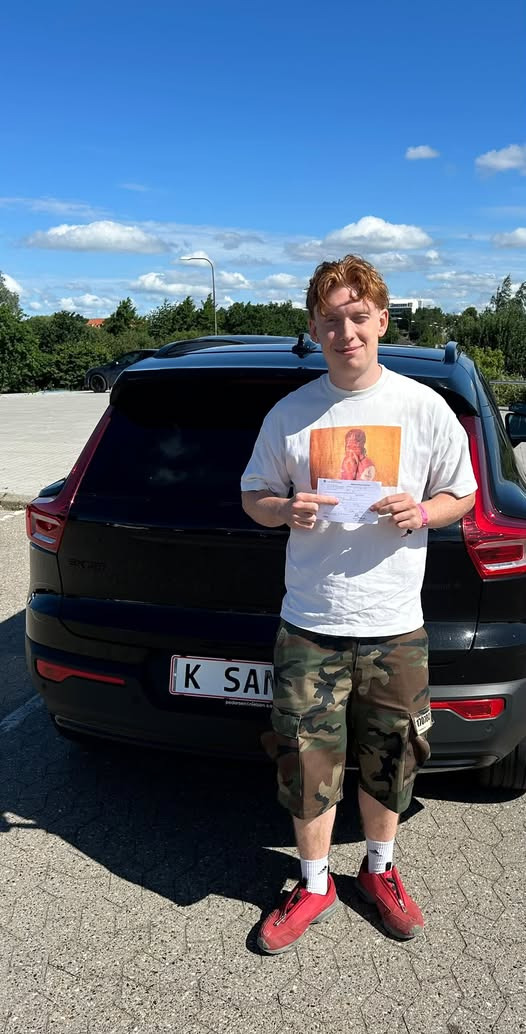 Kenneth Sand Køreskole ønsker Arthur Jensen tillykke med bestået køreprøve i første forsøg