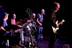 Musikalsk weekend i Helsingør: Santa Cruz og dobbeltkoncert med Boys From Heaven og Michael Catton
