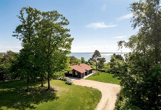 Rønnekildevej 13 og 2 andre boliger er kommet til salg denne uge i Helsinge - se boligerne her.