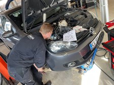 Ulsted Autoværksted tilbyder hjælp med tandrem og vandpumpeproblemer