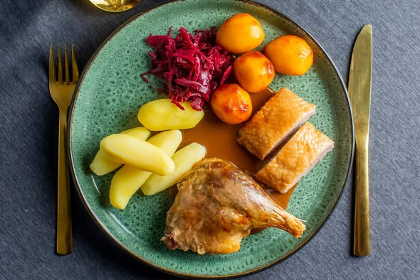 Slagter Byskov tilbyder Mortensaften-menu med stegt and