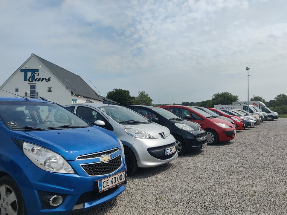 TT CARS ApS tilbyder billig biludlejning med fri kilometer og fuld service