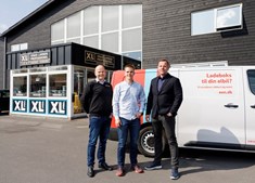 Strategisk samarbejde om solceller på taget og ladestandere til elbiler vil forbedre XL-Byg Knud Larsens klimaregnskab