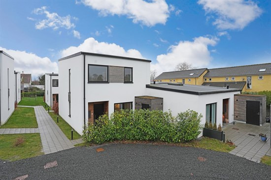 Nyvej 2B og 1 anden boliger er kommet til salg denne uge i Humlebæk - se boligerne her.