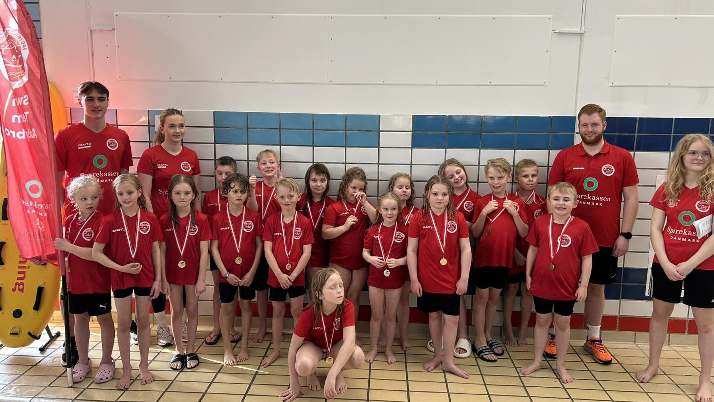 Stævnesæsonen slut for svømmeskolen – masser af gode oplevelser i vandet