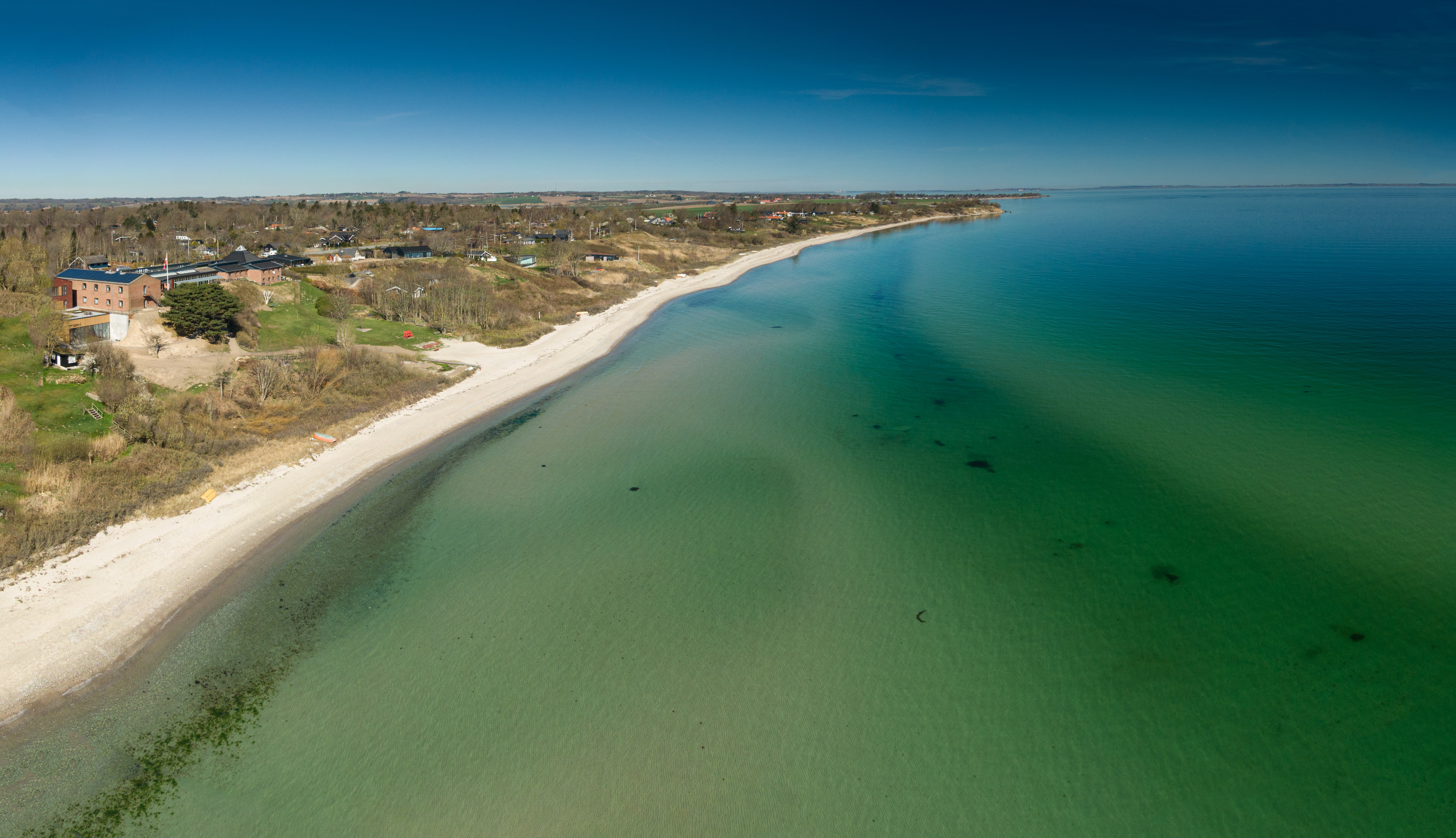 Foredrag, frokost og fællessang på Rude Strand Højskole