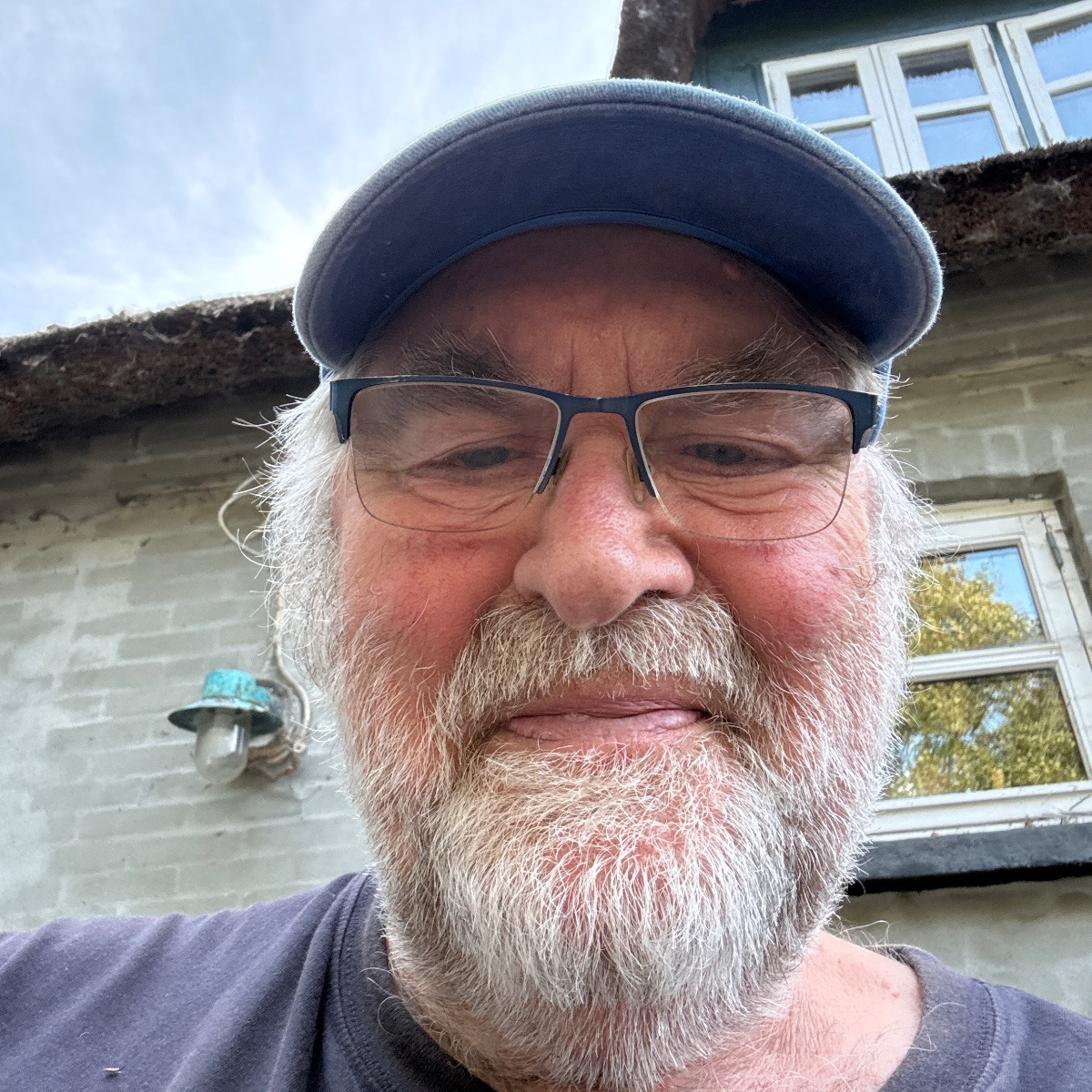 Johny Lauritsen holder af skoven, historien og naboerne i Ringsted