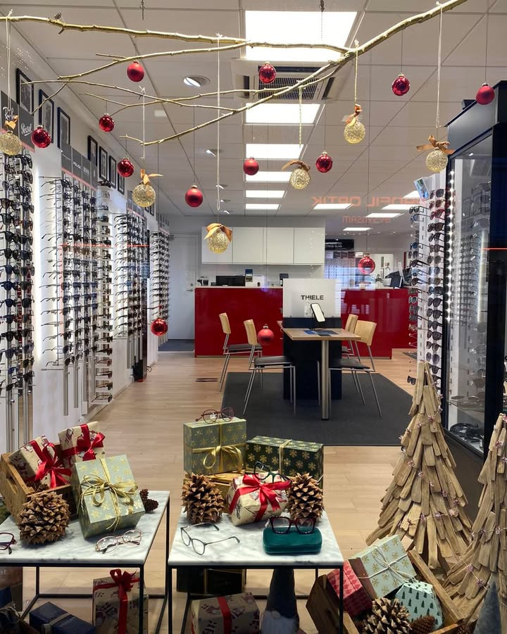 Thiele Optik Silkeborg ønsker god jul og informerer om åbningstider i juledagene