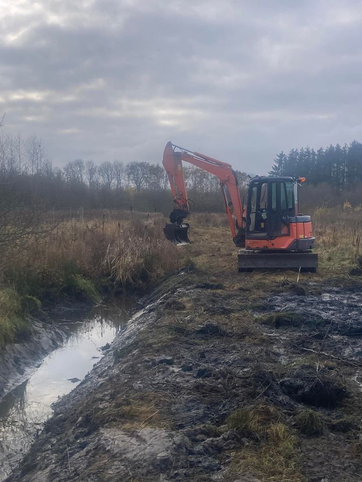 Fuld fart på hos Skjoldager Dræn- & Entreprenørforrentning ApS: Travlhed i flere byer og tid til julefrokost