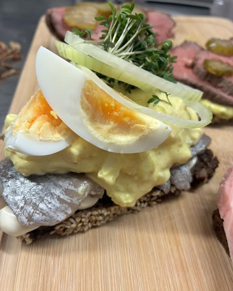 Restaurant Holger introducerer nye frække menustjerner