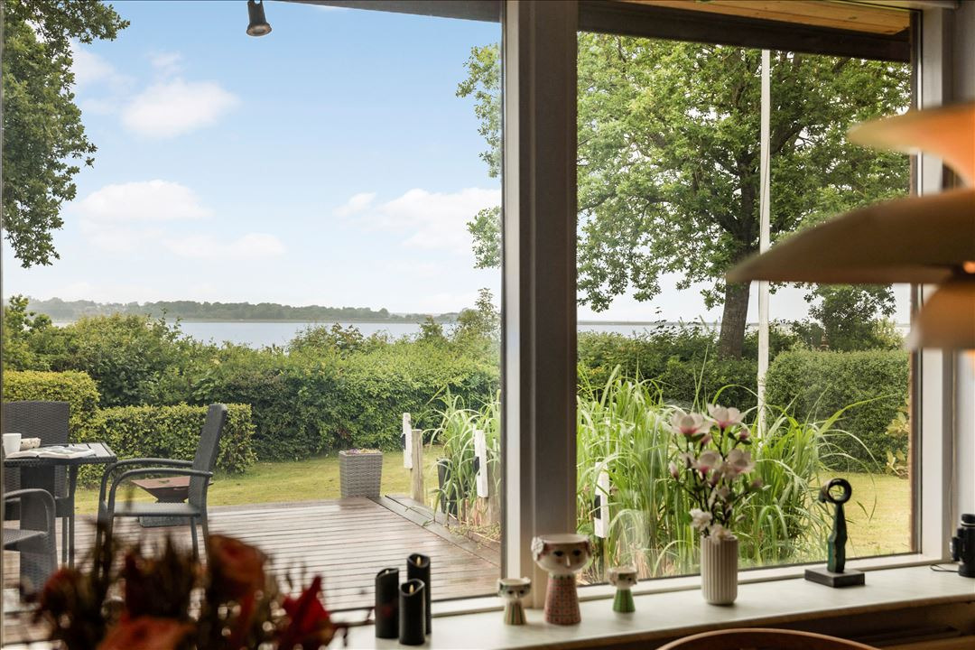 Til salg hos EDC Ejen­doms­grup­pen Struer: Første række til fjord og natur