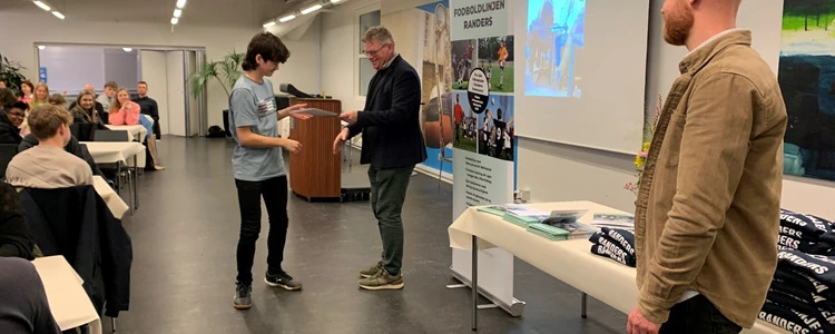 Fodboldlinjen Randers fejrede rekordmange nye juniorledere